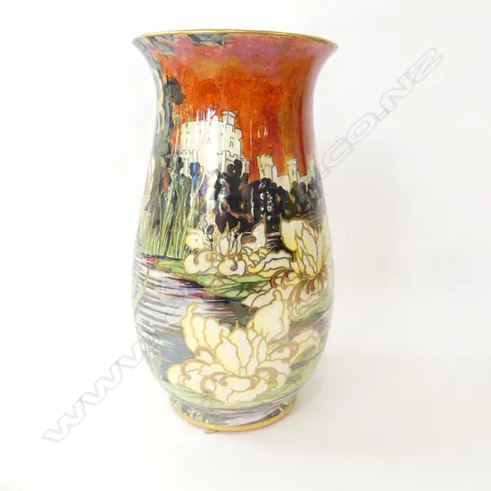 GRIMWADES ROYAL WINTON DECO LUSTRE VASE w. CASTLE H.215mm