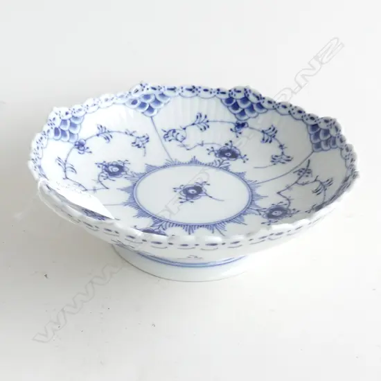 COPENHAGEN HALF LACE CAKE STAND Dia.170mm. (retail $600)