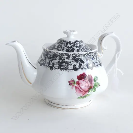 ROYAL ALBERT 'SENORITA' TEAPOT