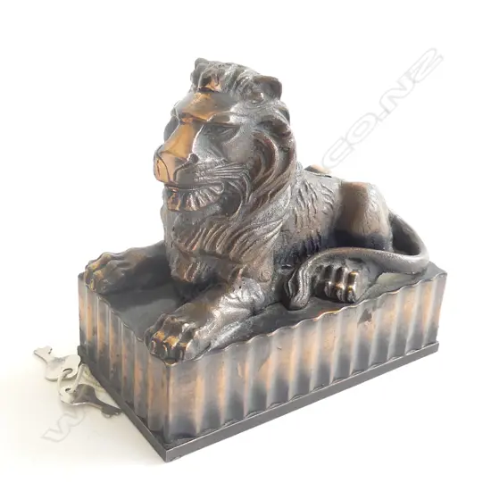 VINTAGE 20thC BRONZED FINISH HSBC LION MONEY BOX w KEYS, W.145mm...