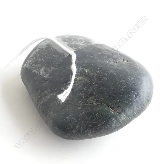 GREENSTONE / POUNAMU SMALL STONE L.85mm