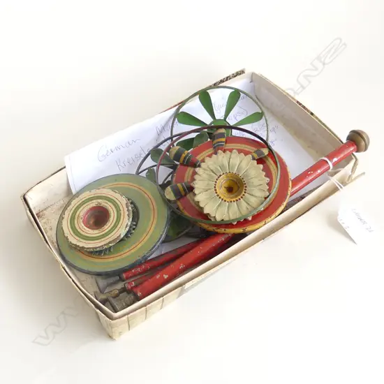 11 GERMAN MARKLIN TIN PLATE FLYING SAUCER TOPS W 3 PLUNGERS