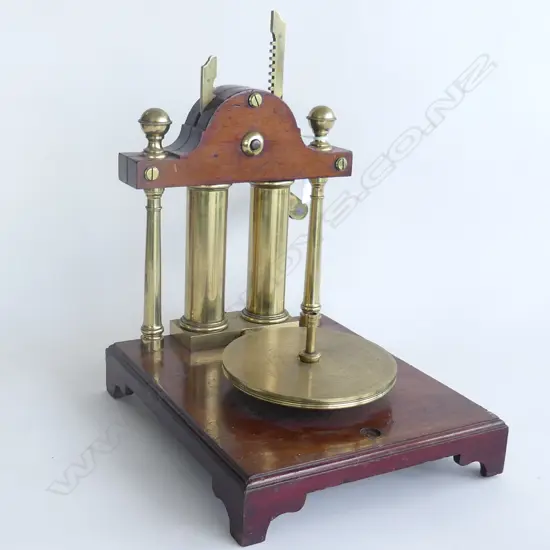 VICTORIAN VACUM PUMP STAND MAOGANY & BRASS SCIENTIFIC INSTRUMENT