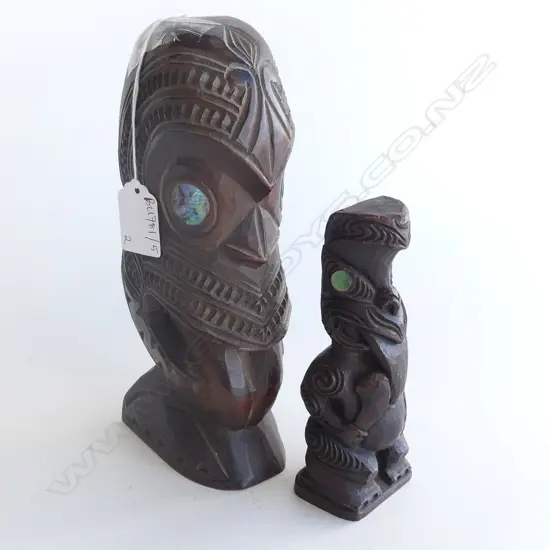 2 CARVED WOODEN MAORI CARVINGS H.220mm
