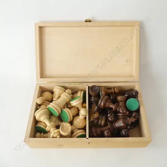 CHESS PIECES IN WOODEN BOX