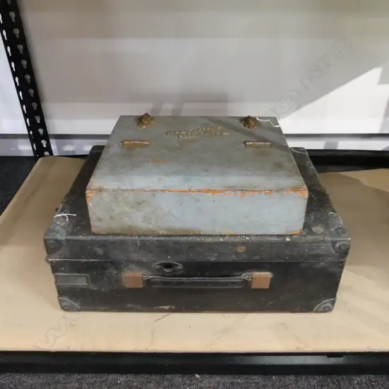 OLD HIS MASTERS VOICE WIND UP GRAMAPHONE + OLD WOODEN RECORD STORAGE BOX W SILVER FERN & 'MC CHAPPLE'