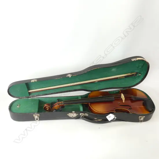 VINTAGE VIOLIN IN CASE - with bow