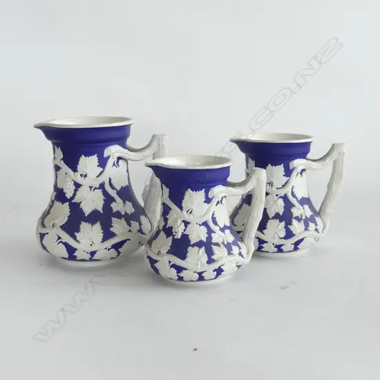 3 ANTIQUE GRADUATED MINTON SOCIETY ARTS PRIZE JUGS,COBALT SALT GLAZE W VINE & GRAPES H.185,155 & 145mm