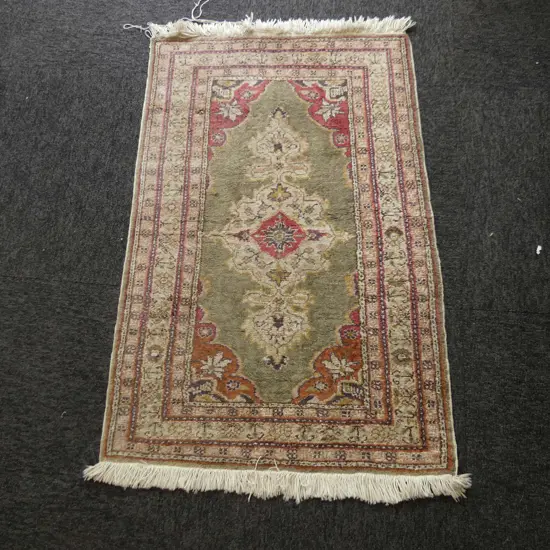 SM  HAND KNOTTED RUG 1000 x 600mm