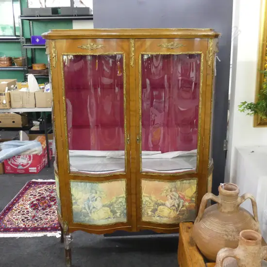 FRENCH STYLE VITRINE