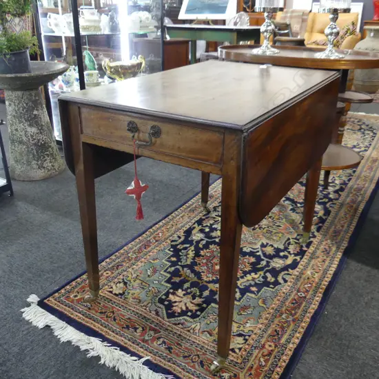 ANTIQUE MAHOGANY PEMBROKE TABLE w. 1 DRAWER & DUMMY ON CASTORS 800 x 550 x 700mm