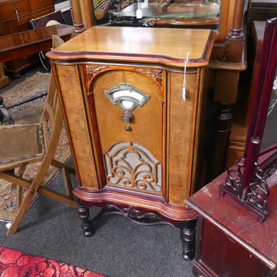 MAJESTIC CONSOLE RADIO MODEL 60 580 x 420 x 1000mm