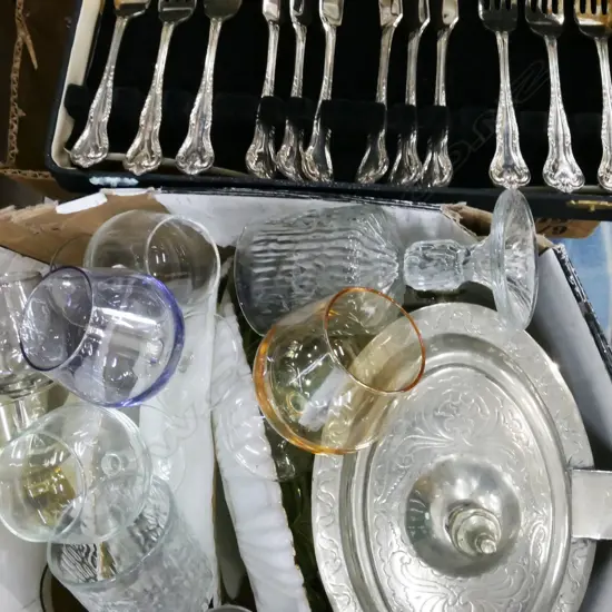 BOX LOT 2 EP BISCUIT TINS, ASST. VINTAGE GLASSES, CASED FISH SET