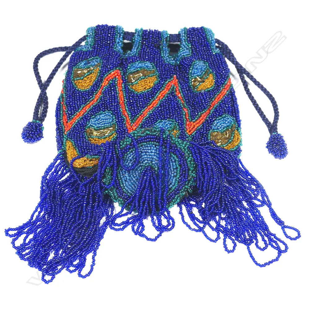 A Belgium Art Deco colourfully beaded reticule, Image 1++
