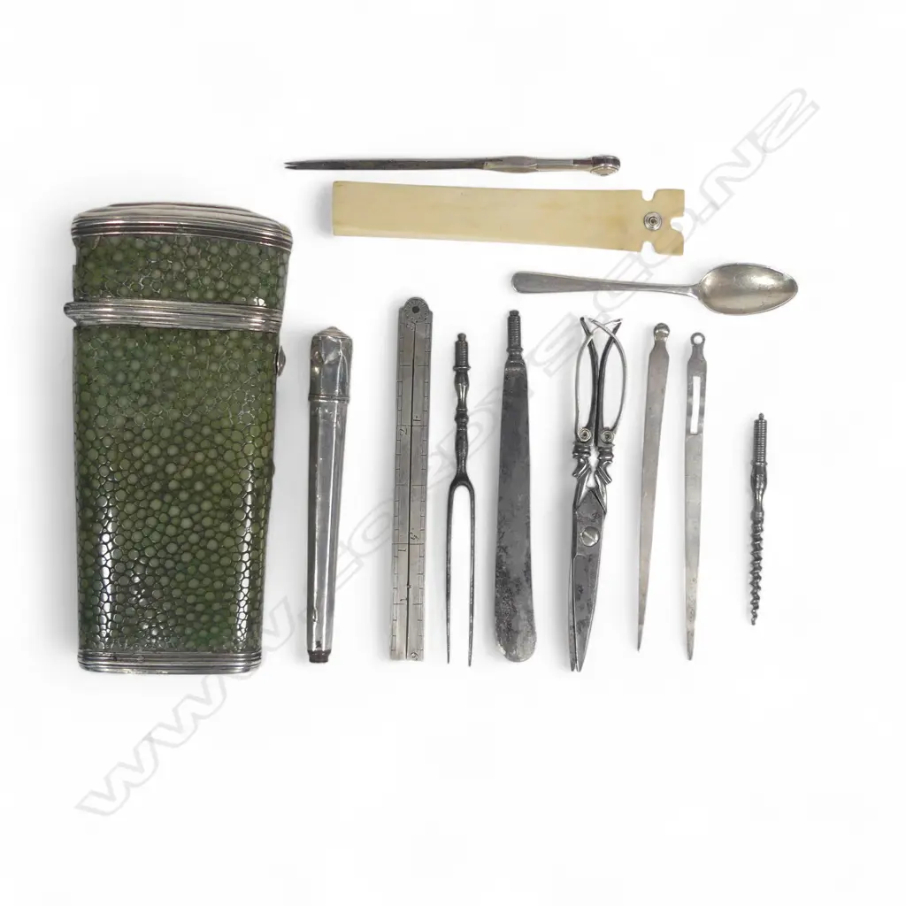 A Georgian period silver mounted pale green shagreen étui with contents, Image 1++