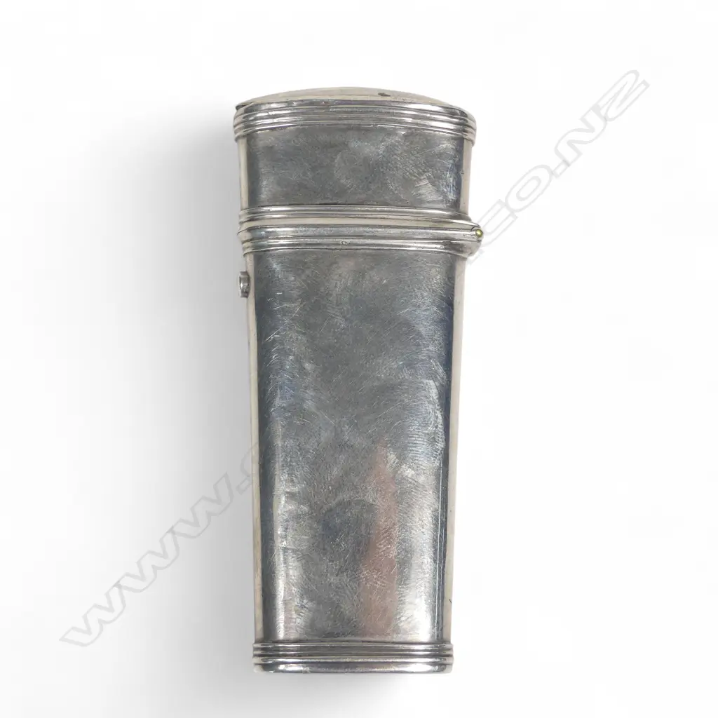 A Georgian period silver étui of plain tapering oval section with reeded borders, contents absent. L.90mm. Some faults Image 1++