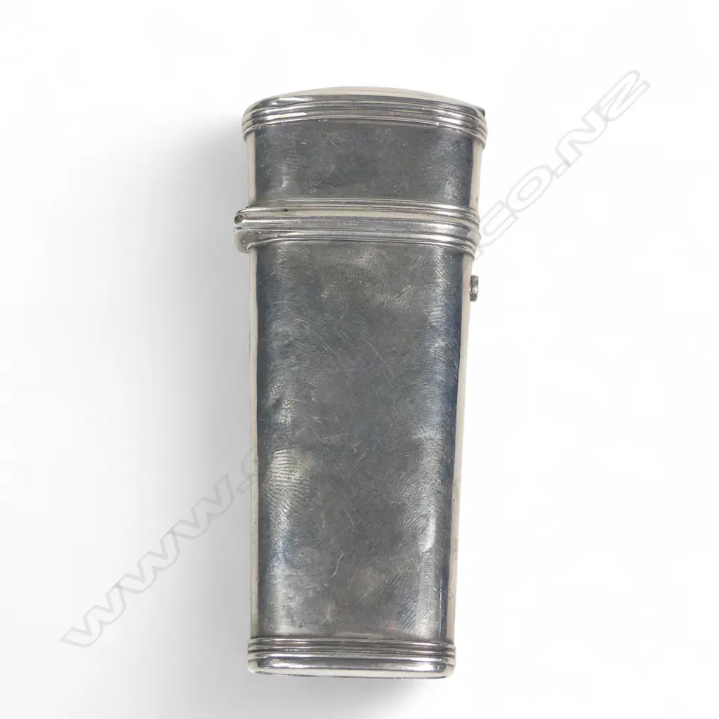 A Georgian period silver étui of plain tapering oval section with reeded borders, contents absent. L.90mm. Some faults Image 1++