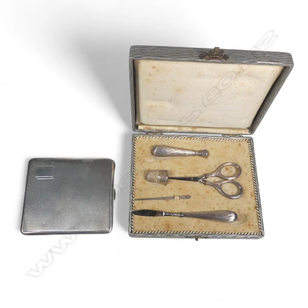 Sterling silver cigarette case and German .800 silver fitted lady's sewing compendium, Image 1++