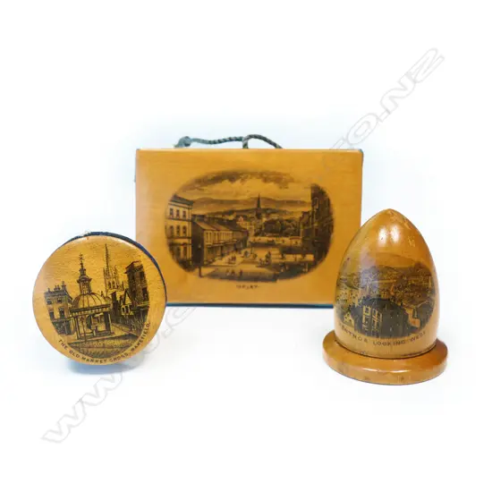 Three Mauchlin pieces, a needle book, a thimble case and a pincushion disc,