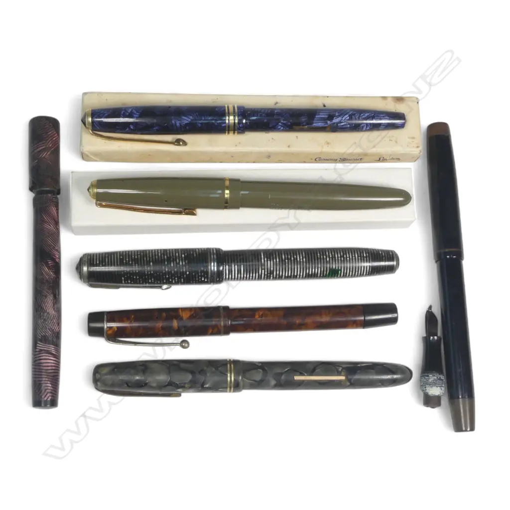 Seven assorted fountain pens/ part pens with 14ct gold nibs Image 1++