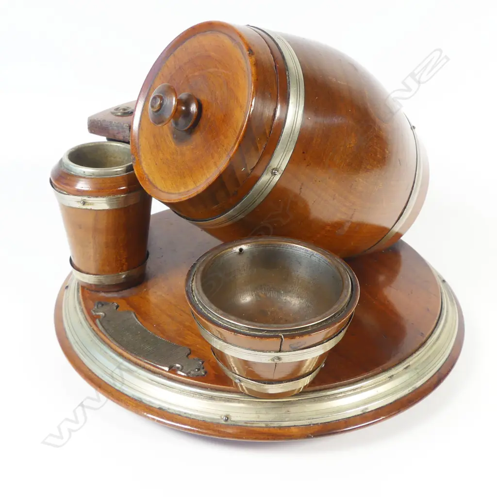 A 19thC European smoker's table top compendium, Image 1++