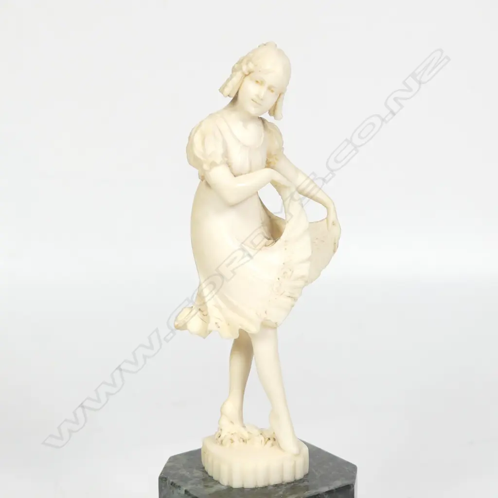 A small fin de siècle ivory sculpture by Ludwig Walther (German Image 1++