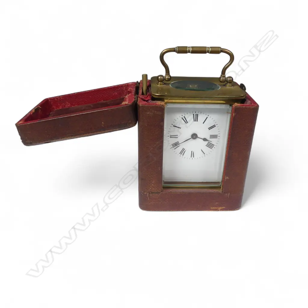 A French brass cased carriage clock in leather travel case, Image 1++