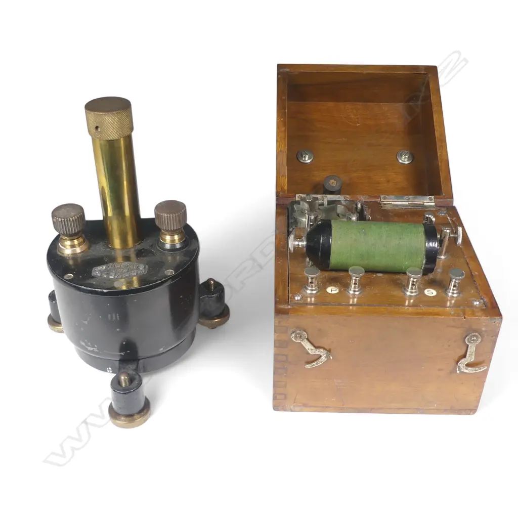 Smith's portable electrotherapy device and W.G.Pye & Co galvanometer in black painted case. Image 1++