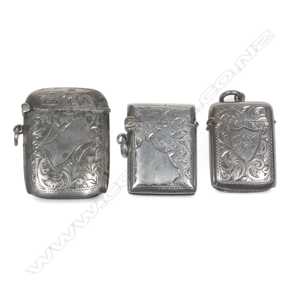 Three sterling silver vesta cases, all Chester, 1900, 1902 and 1908. Total 40gm Image 1++