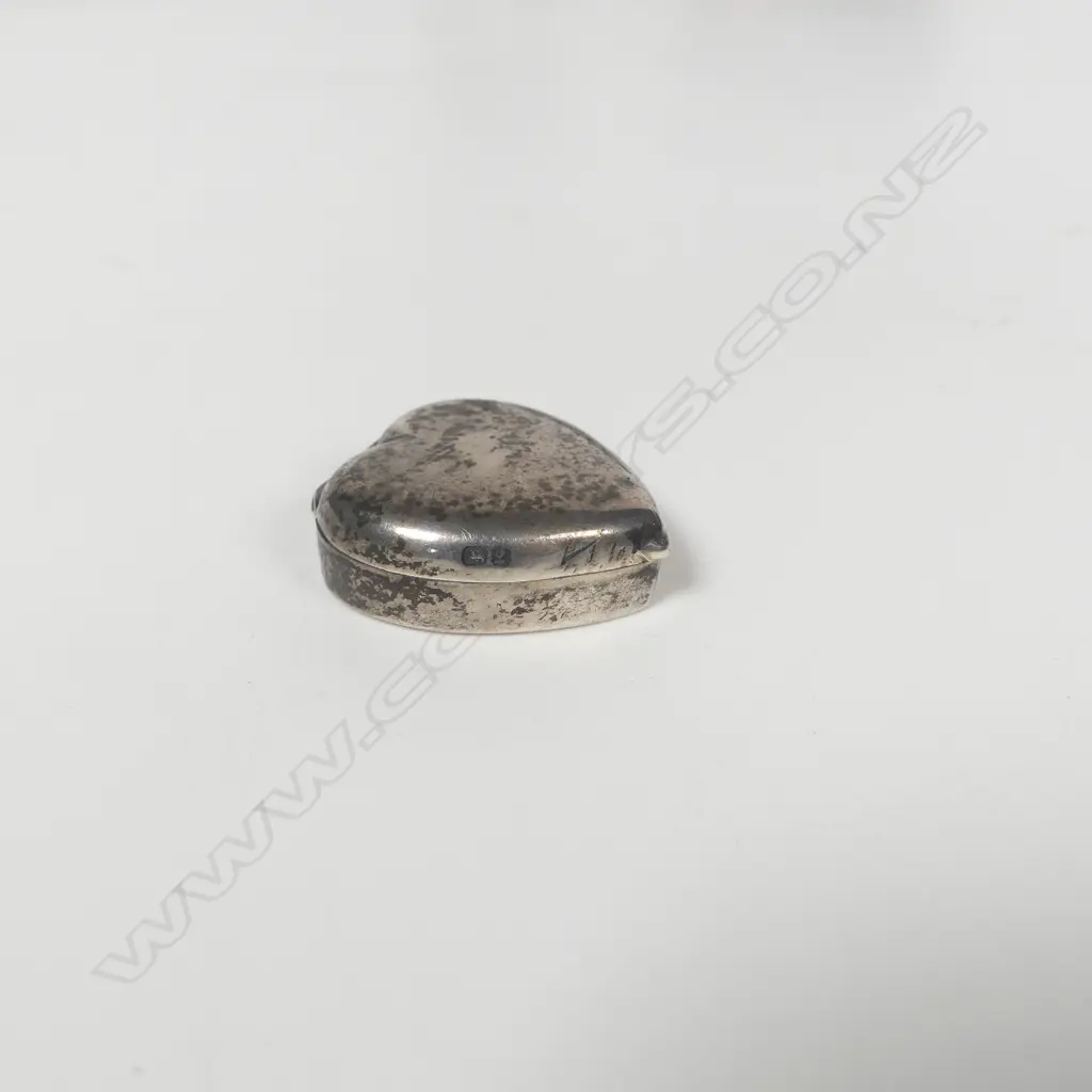 Small Nouveau sterling silver vase Birmingham 1905 (AF); small silver circular frame 1923 (dented) and a heart shape pill box 1911. Image 1++