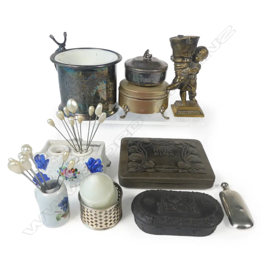 Miscellaneous tins, inkwell, vestas, etc Image 1++