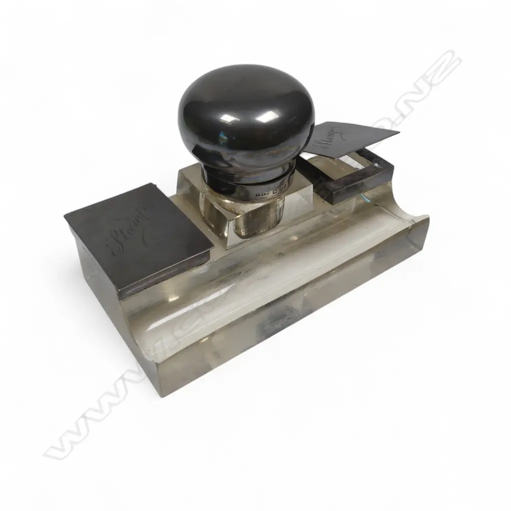 A silver and glass desk top standish with central inkwell flanked by two stamp boxes, London 1922, Image 1++