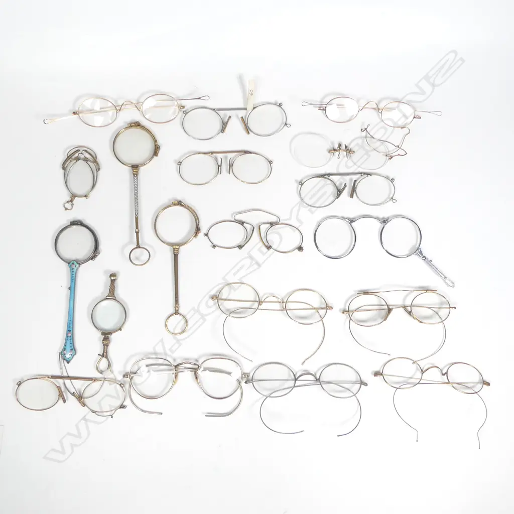 A collection of mainly gold plated early spectacles, since nez and lorgnettes of various designs. Image 1++