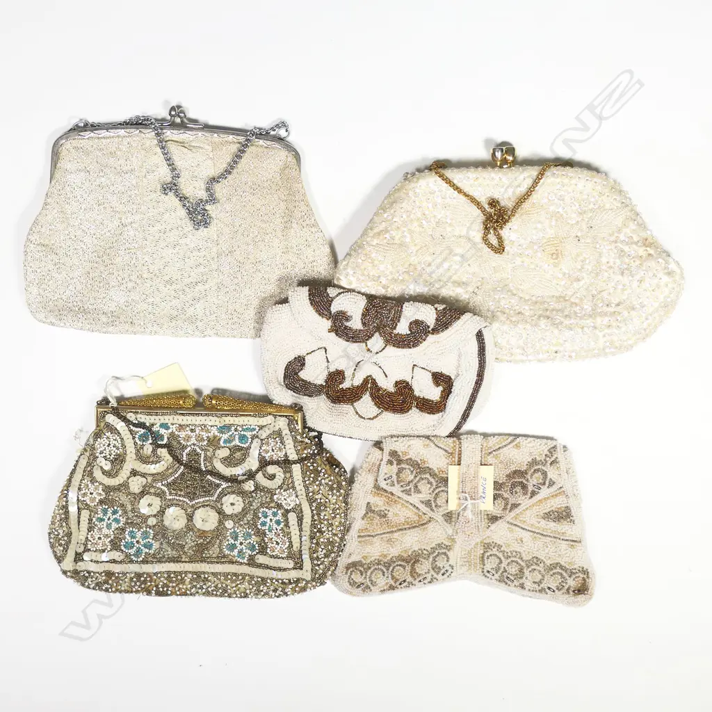 A selection of various handbags Image 1++