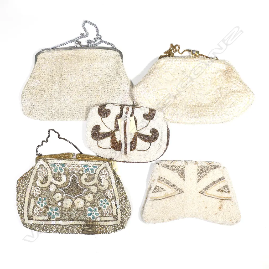 A selection of various handbags Image 1++