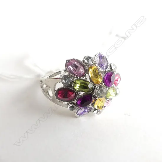 MULTI FAUX GEMSET RING IN SILVER COLOUR SIZE T