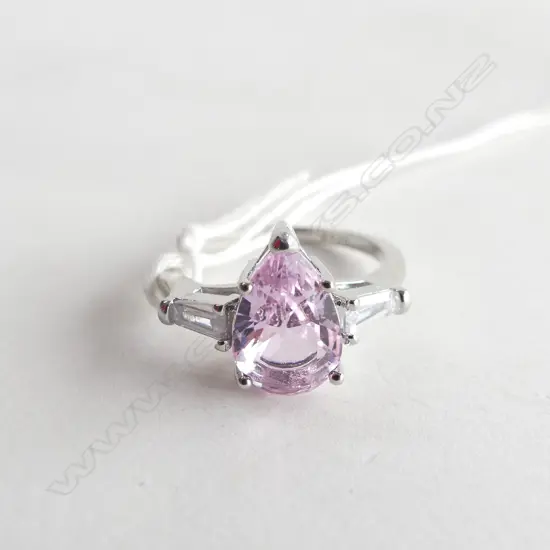 FAUX KUNZITE AND WHITE STONE RING IN SILVER PLATE SIZE R