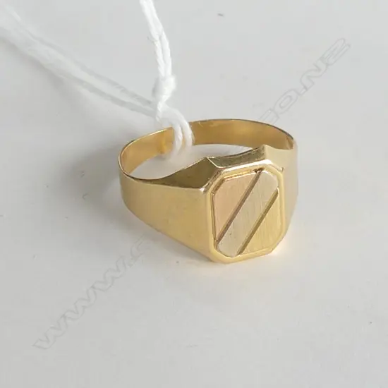 18CT GOLD SIGNET RING 3.32gms