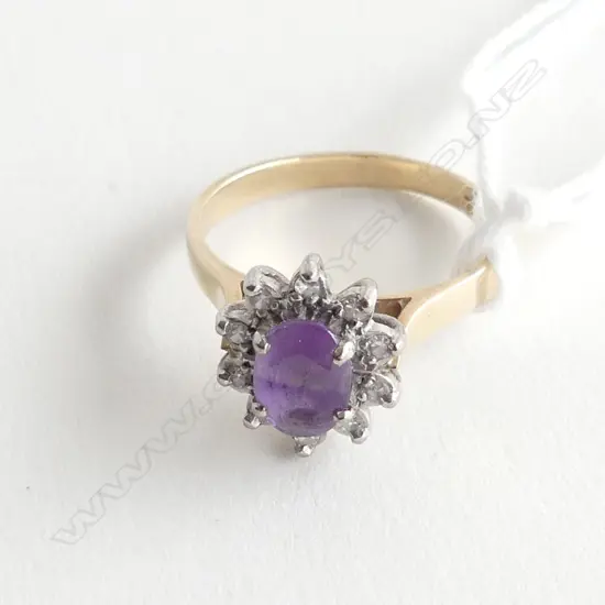 9CT GOLD AND AMETHYST CLUSTER RING