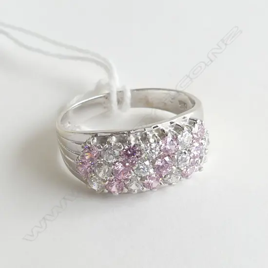 9CT WHITE GOLD RING WITH PINK & WHITE CZs 3.86gm
