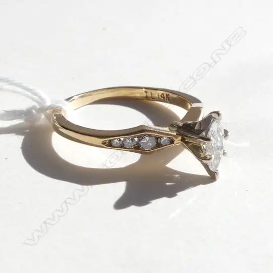 14CT GOLD AND DIAMOND SOLITAIRE RING