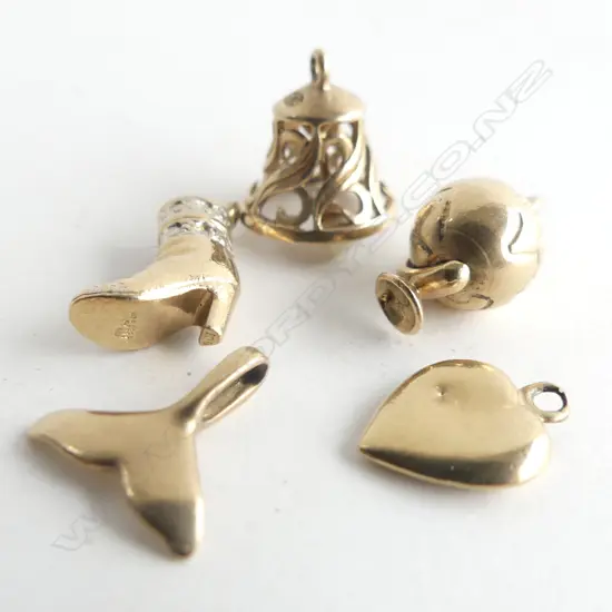 5 9CT CHARMS; GLOBE, SHOE, HEART, FISH TAIL & BELL 5.5 GRAMS