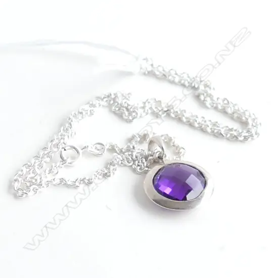 PENDANT & CHAIN - 925 SILVER & AMETHYST
