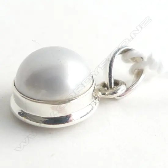 925 SILVER & PEARL PENDANT