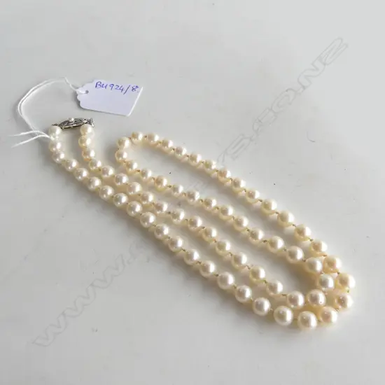 SINGLE STRAND UNIFORM 7MM CULTURED CREAM PEARLS w. 14CT LOCK L.630mm