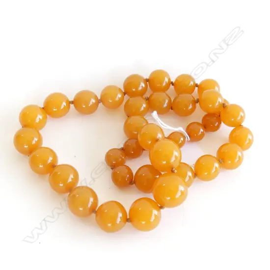 VINTAGE BAKELITE FAUX AMBER GRADUATED BEAD NECKLACE L.640mm