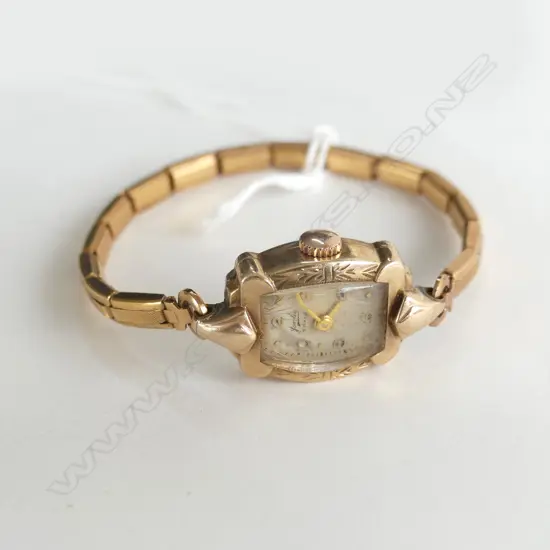 VINTAGE 9CT GOLD CASED LADIES WRISTWATCH G/P STRAP