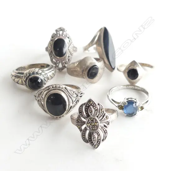 8 STG & BLACK STONE RINGS