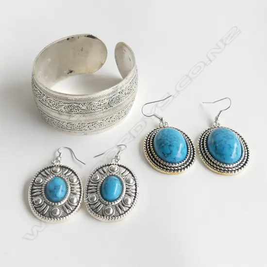 SILVER COLOUR CUFF AND TWO PAIRS OF EARRINGS