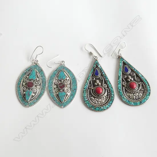 TWO PAIRS OF SILVER EARRINGS